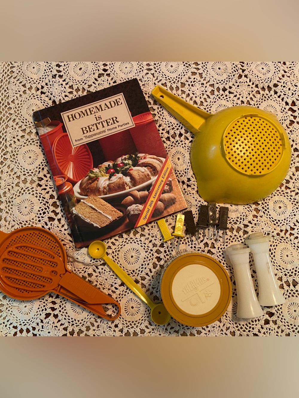 Lot of Vintage Kitchen Supplies